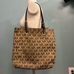 Michael Michael Kors women’s large tote bag signature MK